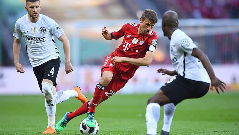 THOMAS MÜLLER, NOTE 5: Der Kapitän hatte seinen Infekt rechtzeitig überstanden. Ganz fit wirkte Müller jedoch nicht, er gab den Ball in einigen Szenen leichtfertig her. Ließ zudem gute Torchancen aus (5., 17., 33.). Nicht sein Abend.