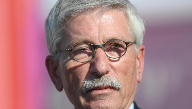 Thilo Sarrazin, umstrittener Bestsellerautor und früherer Finanzsenator von Berlin, droht ein Parteiausschluss. Thilo Sarrazin, umstrittener Bestsellerautor und früherer Finanzsenator von Berlin, droht ein Parteiausschluss.