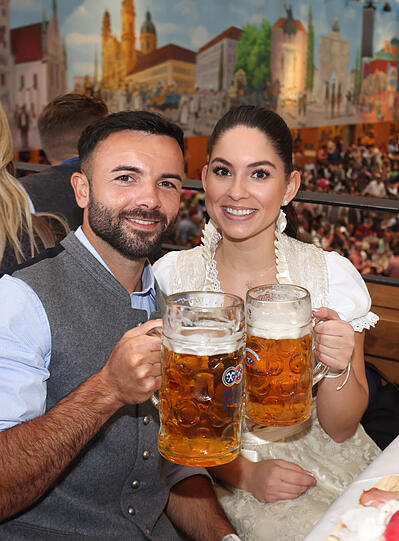 Die Löwen beim traditionellen Wiesn-Besuch im "Himmel der Bayern", dem Hacker-Pschorr-Festzelt.