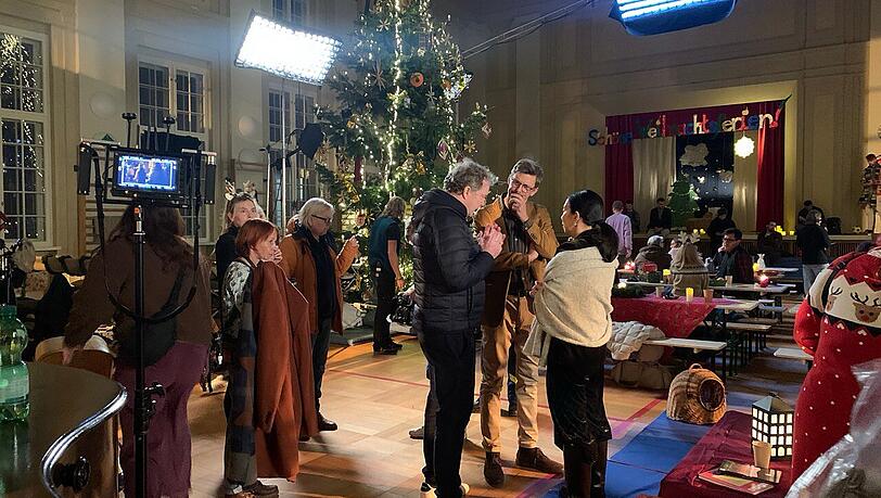 Der Dreh zu "Eine fast perfekte Bescherung": Die AZ war hinter die Kulissen dabei. Der Dreh zu "Eine fast perfekte Bescherung": Die AZ war hinter die Kulissen dabei.