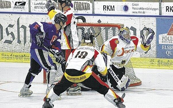 Bronze-Joey Vollmer war &bdquo;eine der Stützen&ldquo; der deutschen Mannschaft bei der Inlinehockey-WM in Ingolstadt. Foto: Rauchensteiner/AK