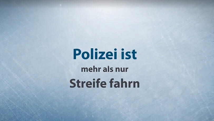 Mit dem Song "Polizei ist..." begeistert ein Hauptkommissar aus Köln derzeit das Internet Mit dem Song "Polizei ist..." begeistert ein Hauptkommissar aus Köln derzeit das Internet