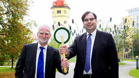 Der alte und der neue MVG-Chef: Herbert König übergibt die Kelle an Ingo Wortmann.