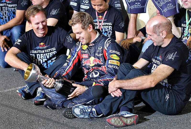 Die ganz große Vettel-Party: So lässt es der alte neue Weltmeister in Suzuka krachen. Die Bilder