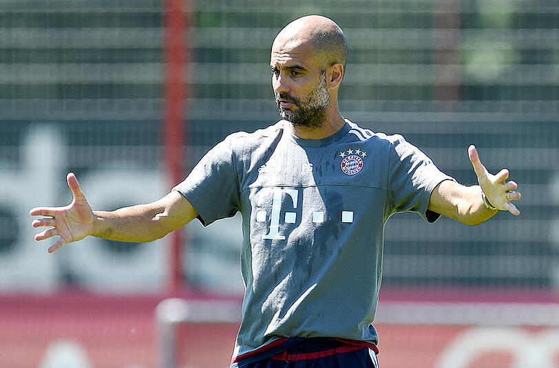 Bayern-Trainer Pep Guardiola beim Traingsauftakt an der Säbener Straße.