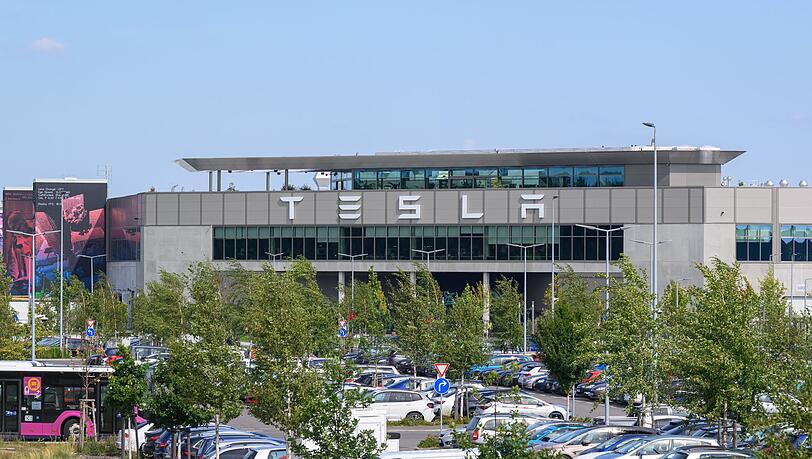 Das abgespeckte Model Y für Europa wird in Grünheide bei Berlin gebaut. (Archivbild)