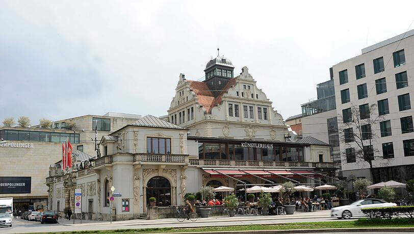 Das Künstlerhaus am Lenbachplatz. Das Künstlerhaus am Lenbachplatz.