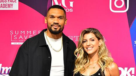 Haben sich in der T&uuml;rkei wieder vereint: Dominic und Sarah Harrison.