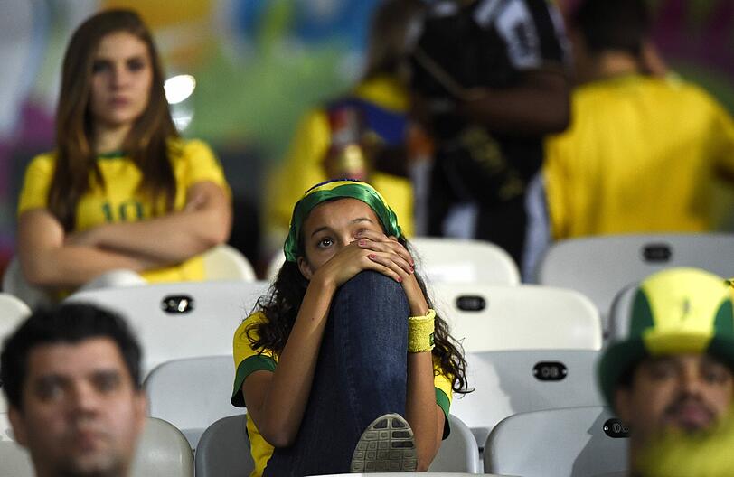 Die brasilianischen Fans konnten es nicht fassen. Ergreifende Szenen der Trauer. Die Bilder.