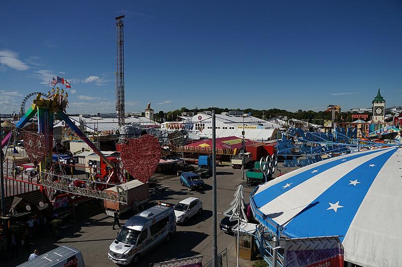 Weitere Bilder vom Presserundgang der Wiesn 2015.