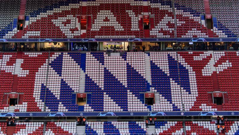 Zahlreiche farbige leere Plätze bilden in der Allianz Arena das Logo des FC Bayern München. Foto: Matthias Balk/Archivbild Zahlreiche farbige leere Plätze bilden in der Allianz Arena das Logo des FC Bayern München. Foto: Matthias Balk/Archivbild