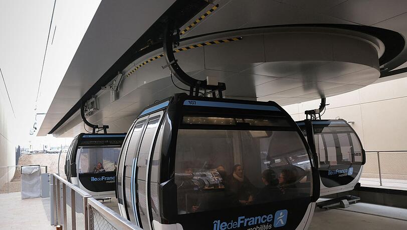 In 18 Minuten verbindet die Linie mehrere Gemeinden mit dem Pariser Metronetz. In 18 Minuten verbindet die Linie mehrere Gemeinden mit dem Pariser Metronetz.