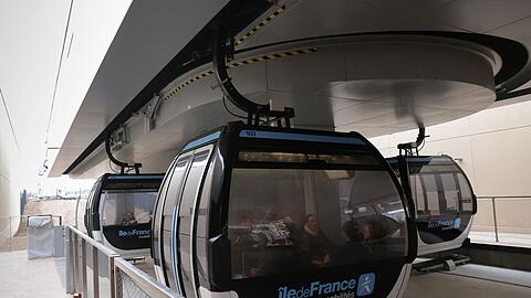 In 18 Minuten verbindet die Linie mehrere Gemeinden mit dem Pariser Metronetz.