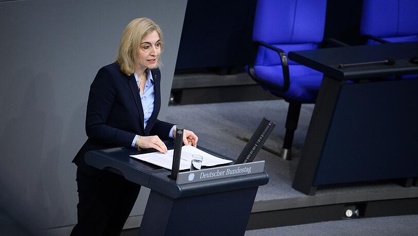 Das Gesetz von Gesundheitsministerin Nina Warken soll eine flexiblere Umsetzung vor Ort ermöglichen. Das Gesetz von Gesundheitsministerin Nina Warken soll eine flexiblere Umsetzung vor Ort ermöglichen.