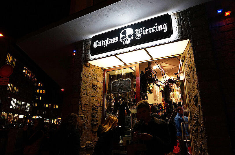 Der Halloween Gore Store bietet alles, was das Herz eines Horror-Fans begehrt.