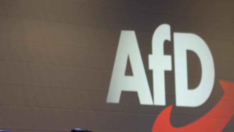 Die AfD will dem Bundesamt für Verfassungsschutz vom Verwaltungsgericht Köln verbieten lassen, sie öffentlich einen "Prüffall" zu nennen. Die AfD will dem Bundesamt für Verfassungsschutz vom Verwaltungsgericht Köln verbieten lassen, sie öffentlich einen "Prüffall" zu nennen.