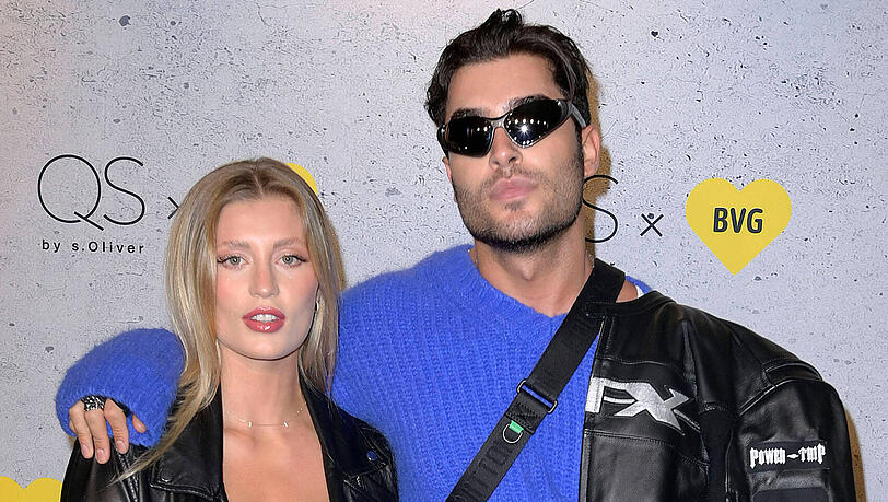 Luna Schweiger kam zur s.Oliver-Show mit Toni Mahfud. Das Model sieht ihrem Freund Kevin von Anhalt sehr ähnlich. Luna Schweiger kam zur s.Oliver-Show mit Toni Mahfud. Das Model sieht ihrem Freund Kevin von Anhalt sehr ähnlich.