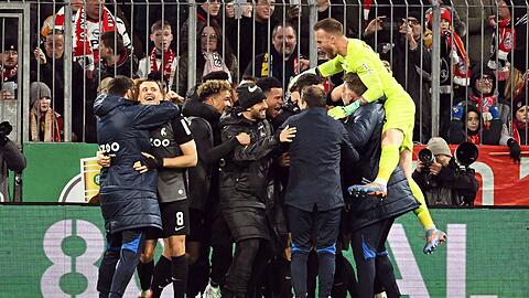 Der SC Freiburg steht nach dem Last-Minute-Sieg beim FC Bayern im Pokal-Halbfinale.