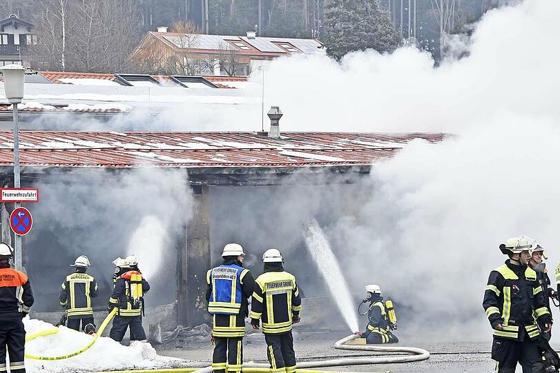 Die Bilder vom Feuerwehreinsatz nach der Explosion in Bad Wiessee.