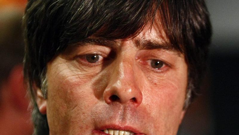Die Vertragsverlängerung liegt auf Eis: Bundestrainer Joachim Löw. Die Vertragsverlängerung liegt auf Eis: Bundestrainer Joachim Löw.