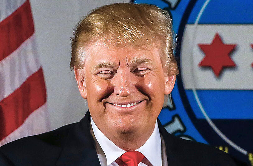 Der Milliardär und US-Präsidentschaftsbewerber Donald Trump spricht in Chicago.