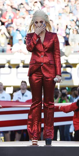 Lady Gaga durfte vor Anpfiff die Nationalhymne der USA singen