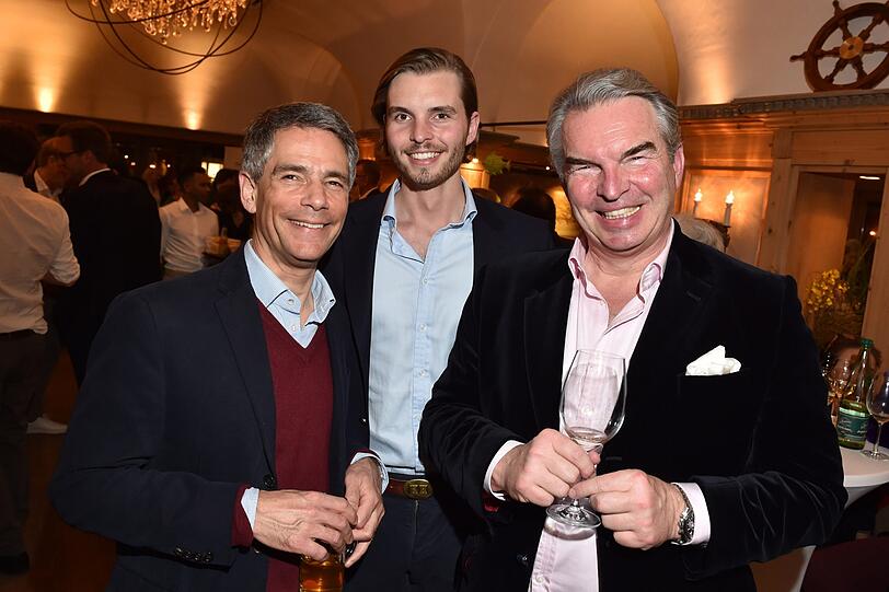 Lajos Csery und Stephan von Kölichen mit Sohn Konstantin