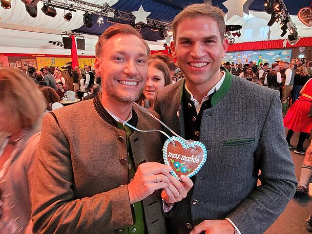 Kirchheims Bürgermeister Maximilian Böltl (re., CSU) und sein Ehemann Thomas Gierling.