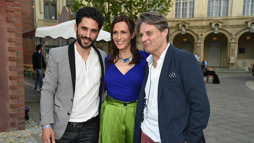 Jan Kittmann und seine GZSZ-Kollegen Ulrike Frank und Wolfgang Bahro bei einer "Gute Zeiten, schlechte Zeiten"-Jubli&auml;umsparty im Mai 2022.