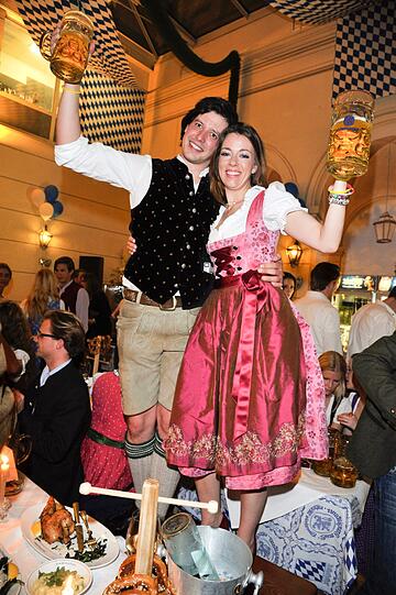 "Ozapft is'" - sehen Sie hier die Bilder der Wiesn-Halbzeitsause im Franziskaner...