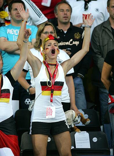... oder im passenden Fan-Trikot.