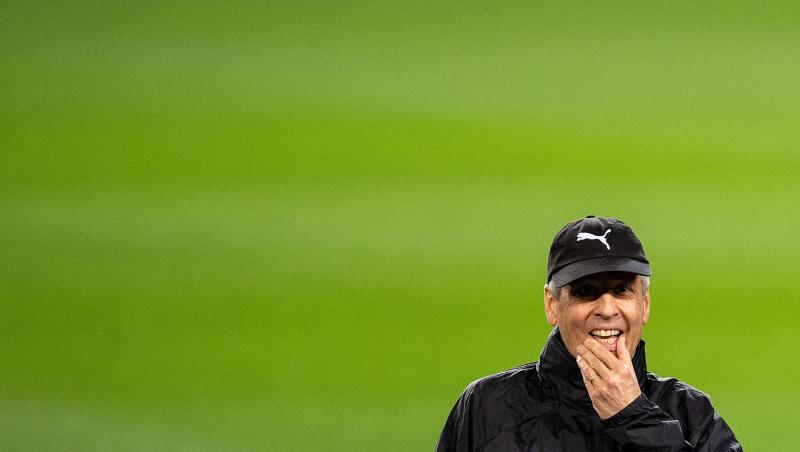 Verzichtet gegen den FC Barcelona zunächst auf Jadon Sancho: Dortmunds Trainer Lucien Favre. Verzichtet gegen den FC Barcelona zunächst auf Jadon Sancho: Dortmunds Trainer Lucien Favre.