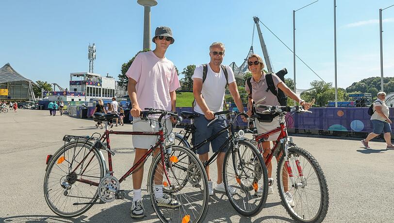 Familie Kook erkundet das Olympia-Gelände mit dem Fahrrad. Familie Kook erkundet das Olympia-Gelände mit dem Fahrrad.