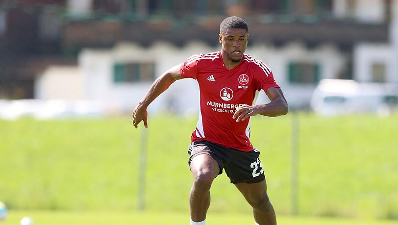 Kwadwo Duah in Aktion beim Training.
