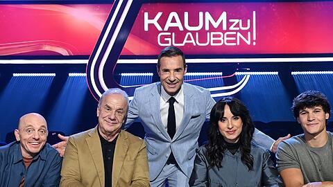 Kai Pflaume (M.) pr&auml;sentiert bald neue Ausgaben von "Kaum zu glauben". Am Ratepult sitzen dann wieder Bernhard Ho&euml;cker (v.l.), Hubertus Meyer-Burckhardt, Stephanie Stumph und Wincent Weiss.