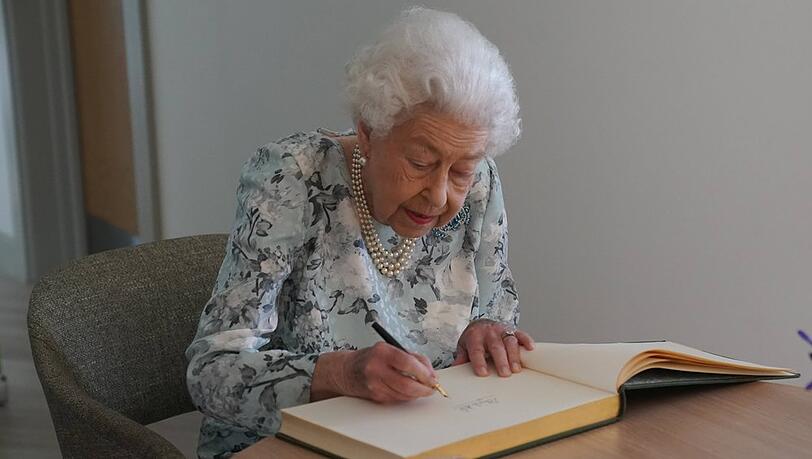 Die königliche Signatur der Queen ist nun auf drei neuen Münzen zu sehen.