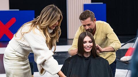 Heidi Klum und Klaas Heufer-Umlauf verpassen den Models einen neuen Look.