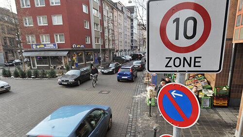 Gostenhofer Hauptstraße: In der 10er-Zone tappte der Polizei-Boss in eine Radarfalle der Stadt. Gostenhofer Hauptstraße: In der 10er-Zone tappte der Polizei-Boss in eine Radarfalle der Stadt.