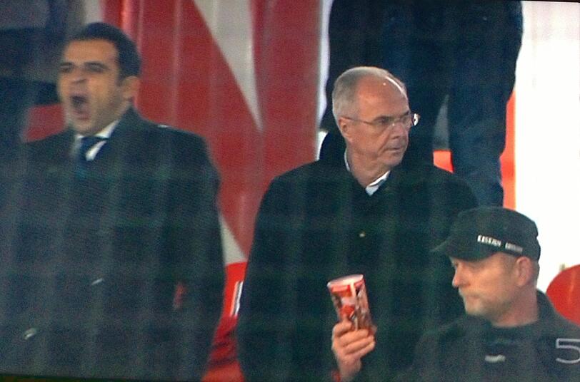Nach der Einschätzung von Jupp Heynckes ein kompetenter Trainer: Sven-Göran Eriksson mit Ismaik-Cousin Noor Adnan Hassan Basha beim Löwen-Spiel gegen Union