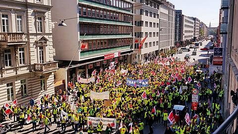 Demonstranten in der Schwanthalerstraße