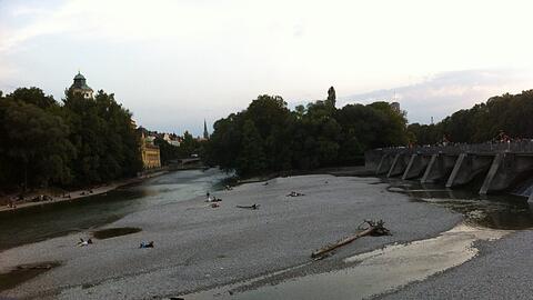 Abends am Isarstrand