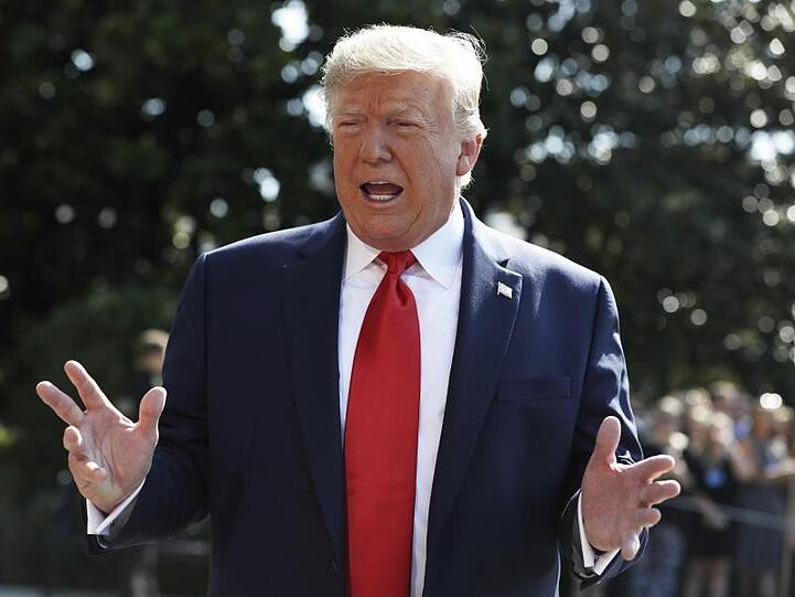"Wir werden sehen, ob wir das Treffen beibehalten oder nicht", sagte Trump über die geplante Gesprächsrunde im Handelskonflikt mit China.