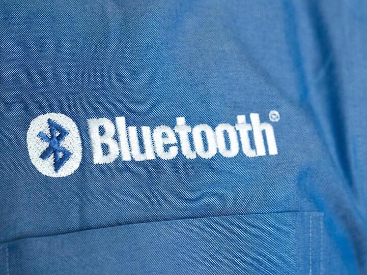 Mit Bluetooth kann man Sprache, Daten und Musik kabellos übertragen oder Autos aus mehreren Metern Entfernung aufschließen. Auf der CES in Las Vegas waren nun interessante Verbesserungen zu sehen.