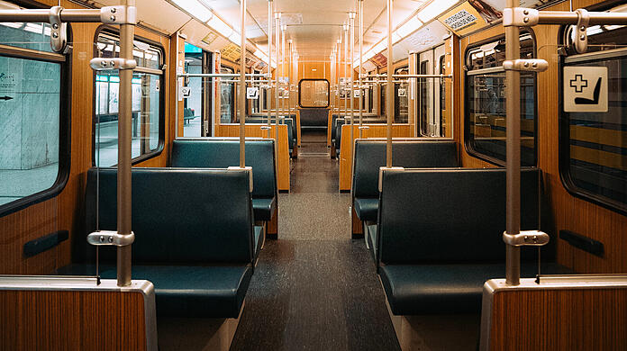 Die alten U-Bahnwaggons gehören fest zum Bild der Stadt – nach und nach werden sie ausrangiert. Eine Firma aus München kümmert sich darum, dass ein ganz besonderer Teil ein zweites Leben erhält.