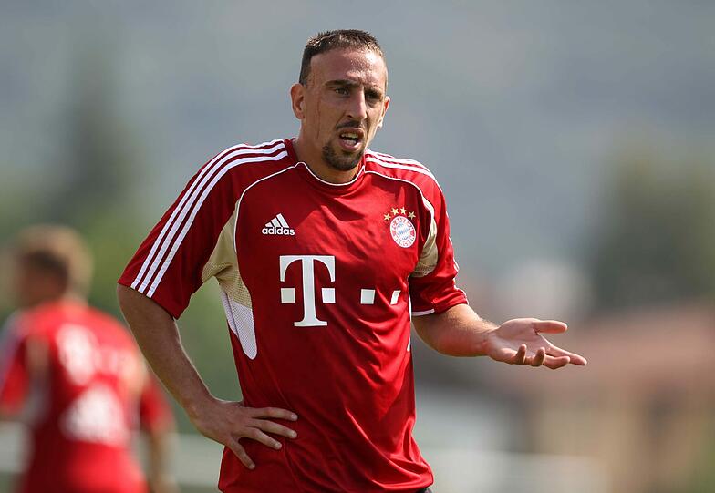 Bayern Training mit Spezial-Gast Uli Hoeneß: Die Bilder vom Gardasee