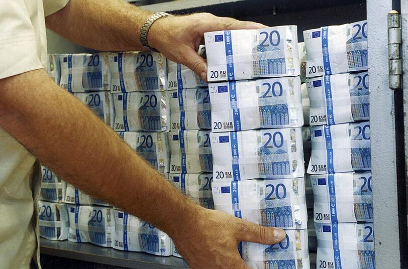 37,5 Milliarden Euro sollen die Olympischen Winterspiele an der Schwarzmeerküste kosten. Sie sind damit die bislang teuersten Winterspiele der Geschichte. Zum Vergleich: Olympia-Organisatoren in Vancouver gaben für das winterliche Ringe-Spektakel nur rund acht Milliarden Dollar aus.