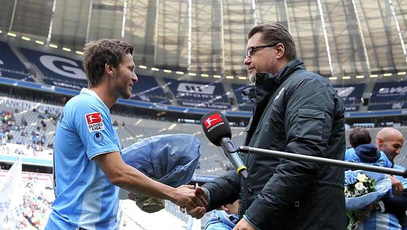Am Sonntag ist für Lauth bei den Löwen endgültig Schluss. Ob er nochmal spielt? Am Sonntag ist für Lauth bei den Löwen endgültig Schluss. Ob er nochmal spielt?