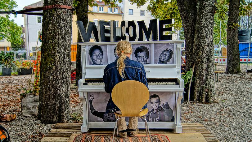 Hau in die Tasten: Bei „Play me, I’m yours“ geht das ganz einfach. Zum Beispiel in Giesing. Hau in die Tasten: Bei „Play me, I’m yours“ geht das ganz einfach. Zum Beispiel in Giesing.