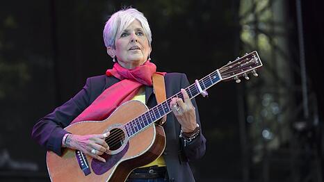 Joan Baez bei einem Festival in der Schweiz 2015.
