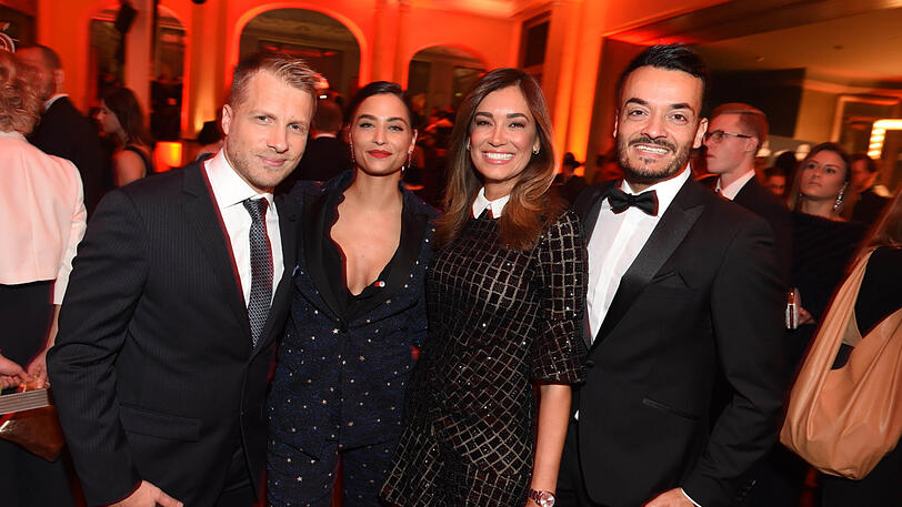 Oliver Pocher mit seiner neuen Freundin Amira Aly. Rechts: Jana Ina und Giovanni Zarrella.